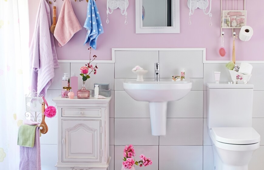 pemve lila pudra mor pastel tonlarda banyo dekorasyonu
